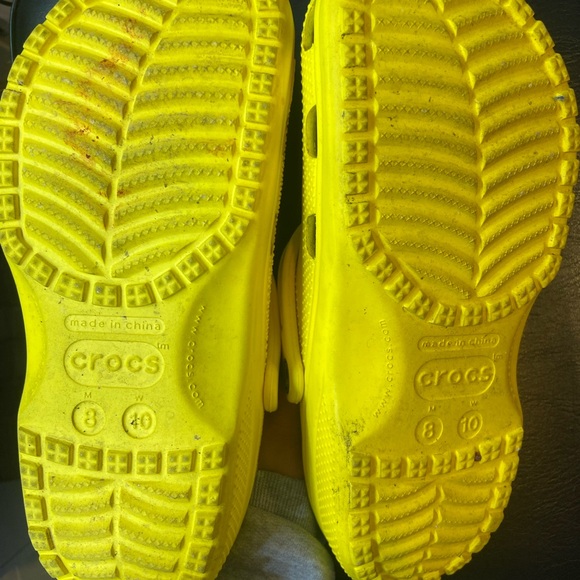 Yellow Crocs - Picture 3 of 6